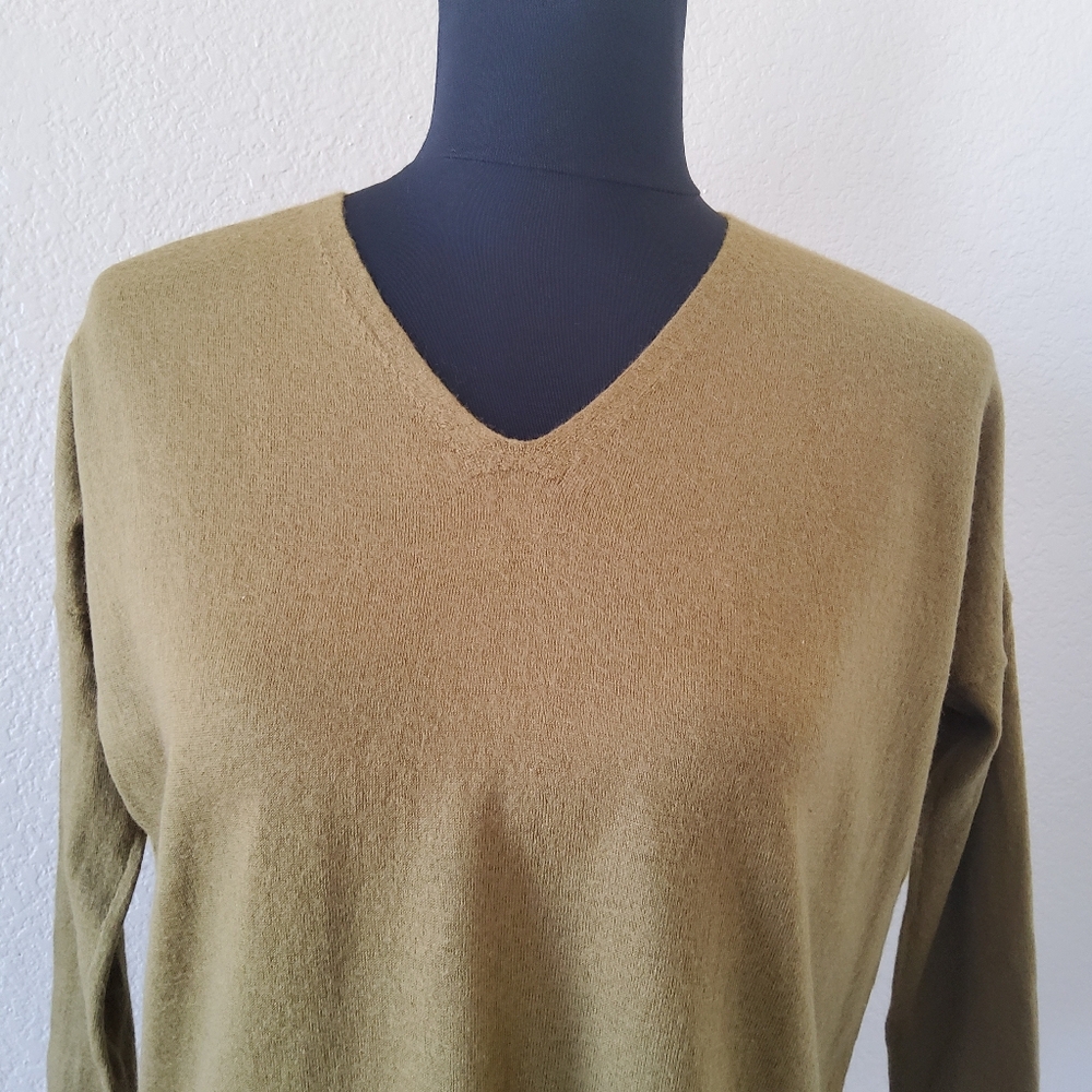 EILEEN FISHER Olive Green Merino Wool Tunic Sweater XS V-Neck - Picture 3 of 7